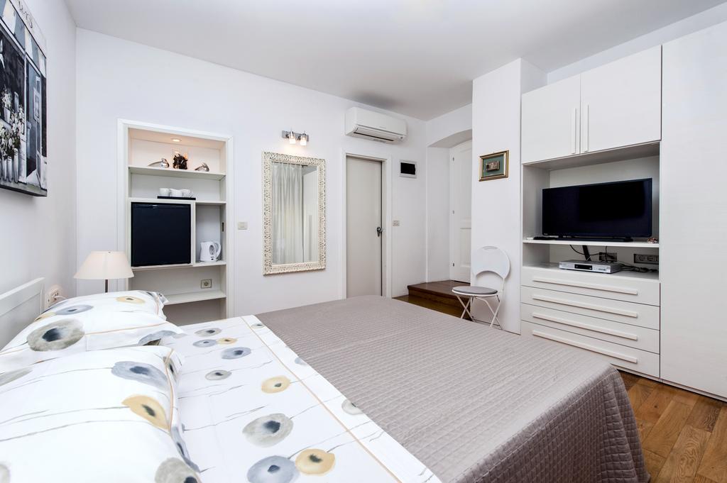 Corte Dei Merli Suite & Room ロヴィニ 部屋 写真